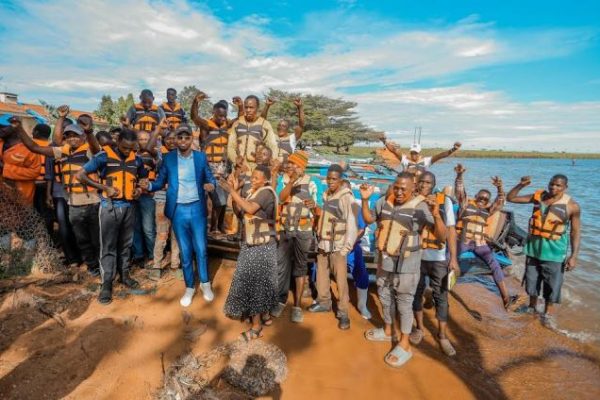 LIFE-SAVING: Fortebet donates life-jackets to fishermen worth millions