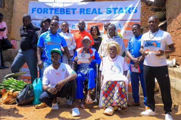 Fortebet Real Stars presents a lifetime achievement award to 1978 AFCON star